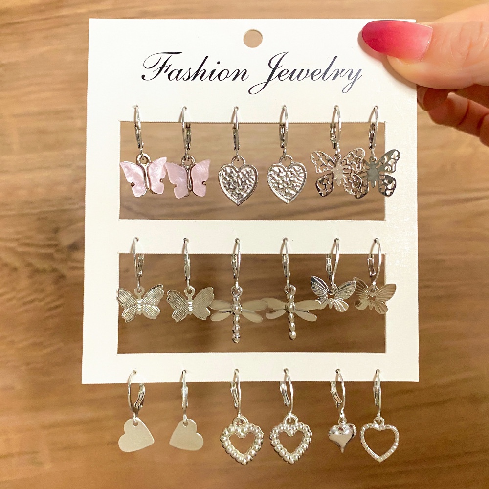 18pcs / Set Anting Tusuk Bentuk Kupu-Kupu / Hati Warna Emas Untuk Wanita