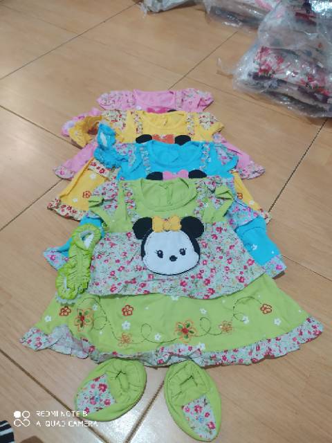 Dress Bayi perempuan dengan Bandana &amp; sepatu