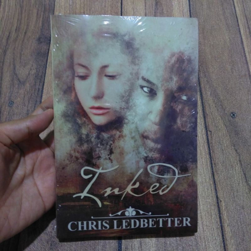 Buku Novel Inggris Original Inked by Chris Ledbetter