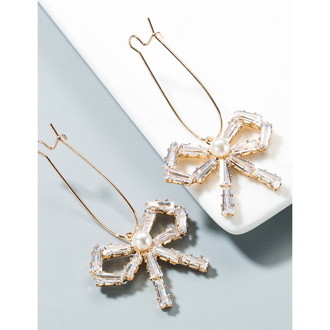 LRC Anting Tusuk Fashion Golden Crystal Pearl Bow Earrings D63850