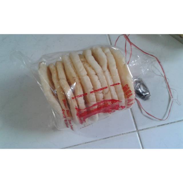 

Kerupuk Bangka. Sblm order tanyakan stock dulu. Brg tdk bs d retur.
