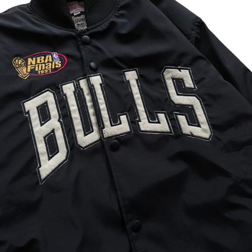 Jaket Varsity BULLS BASKETBALL SMALL – Black Edition Fashion Trendy Casual Pria Good Brand Quality S