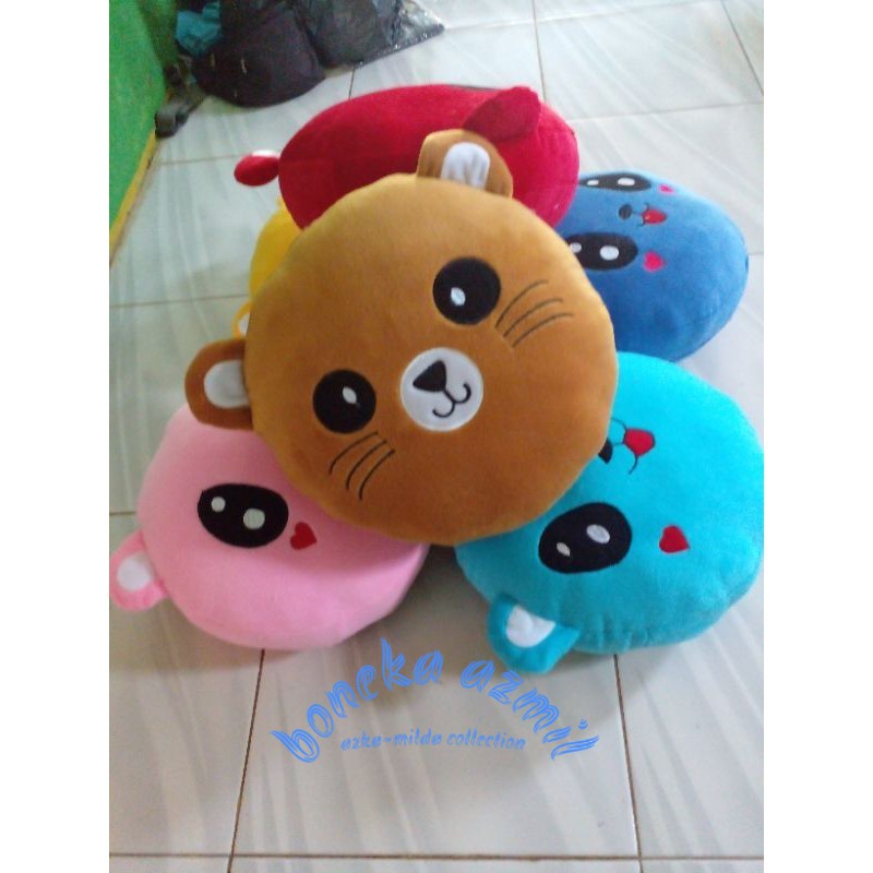 Bantal karakter boneka baby bus warna