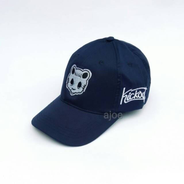 Topi kickout panda