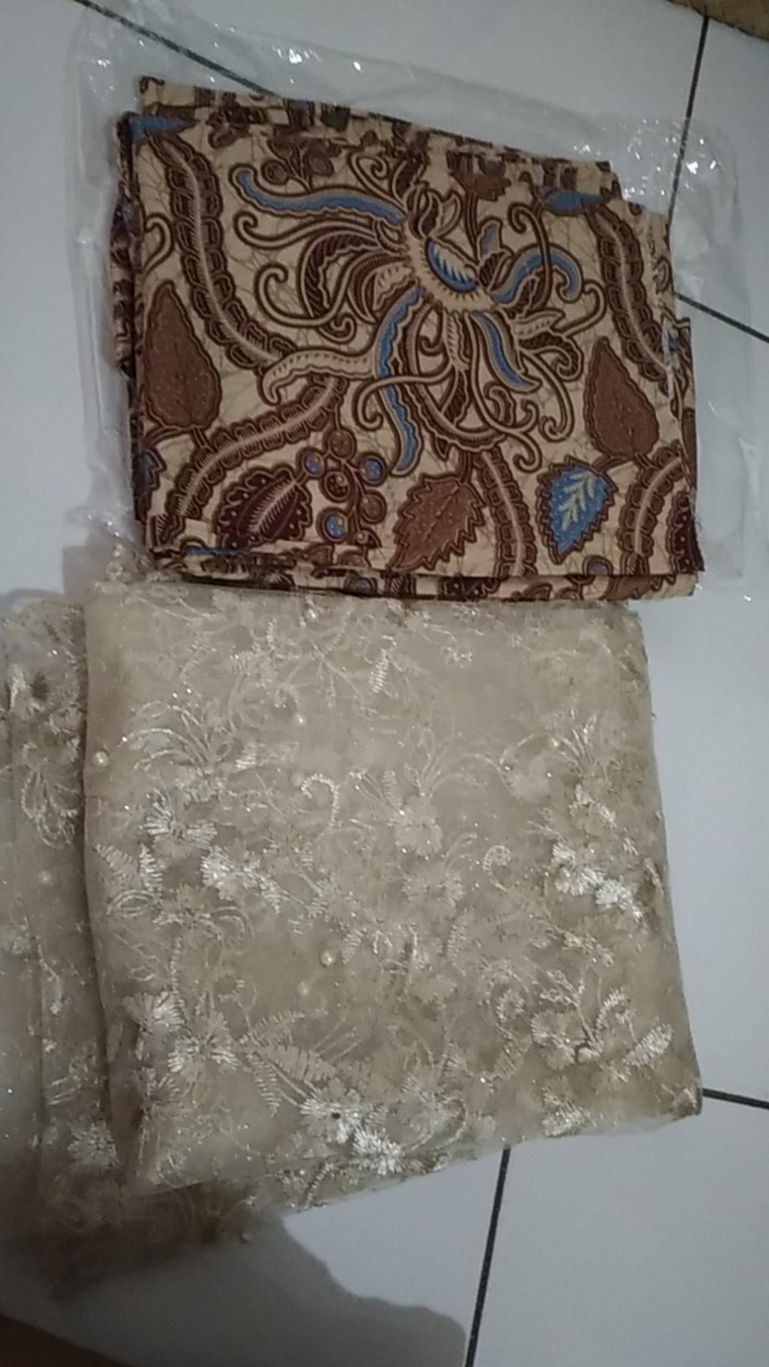 Batik Sarimbit , Paket Couple Batik Dan Brokat Tile  Cantik
