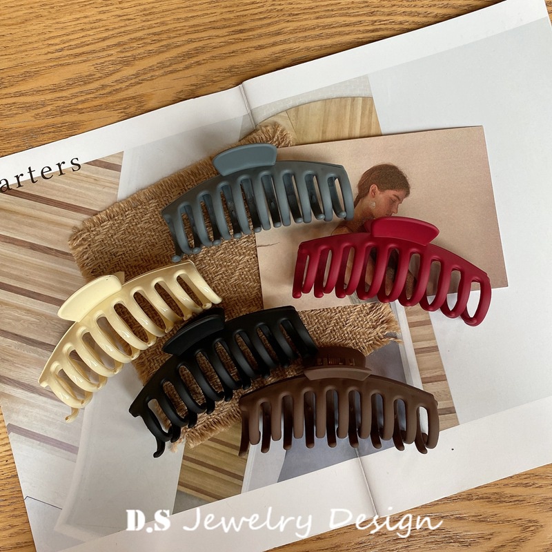 ELEGAN JEPIT RAMBUT BESAR MODEL TULANG MATTE DOFF CAKAR WARNA SOLID POLOS BONE SHAPE HAIR CLAW JEPITAN BESAR CEPOL HAIRCLIP AKSESORIS RAMBUT UNIK KOREA STYLE ACCESSORIES TEBAL KUAT