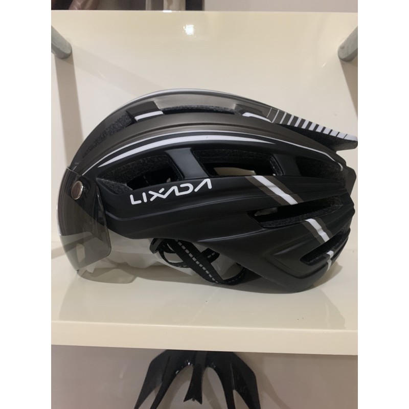 helm sepeda merk lixada