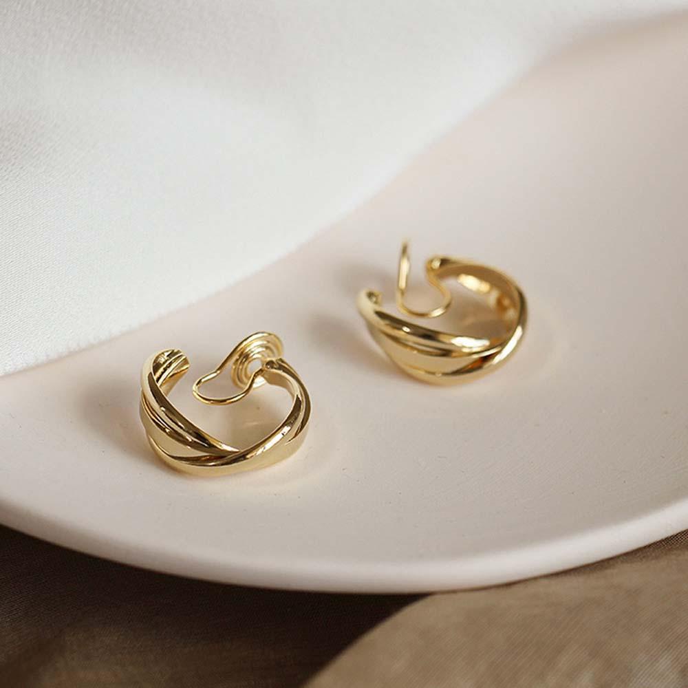 Anting Klip Bentuk Lingkaran Bahan Metal Gaya Korea Untuk Wanita
