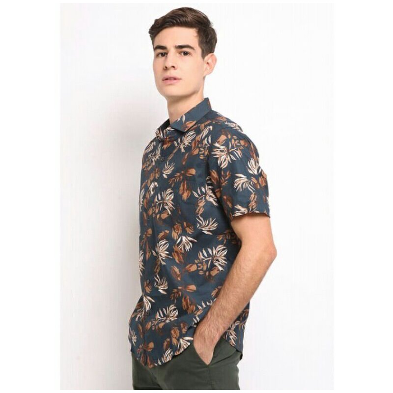 LARUSSO kemeja lengan pendek pria motif new arrival