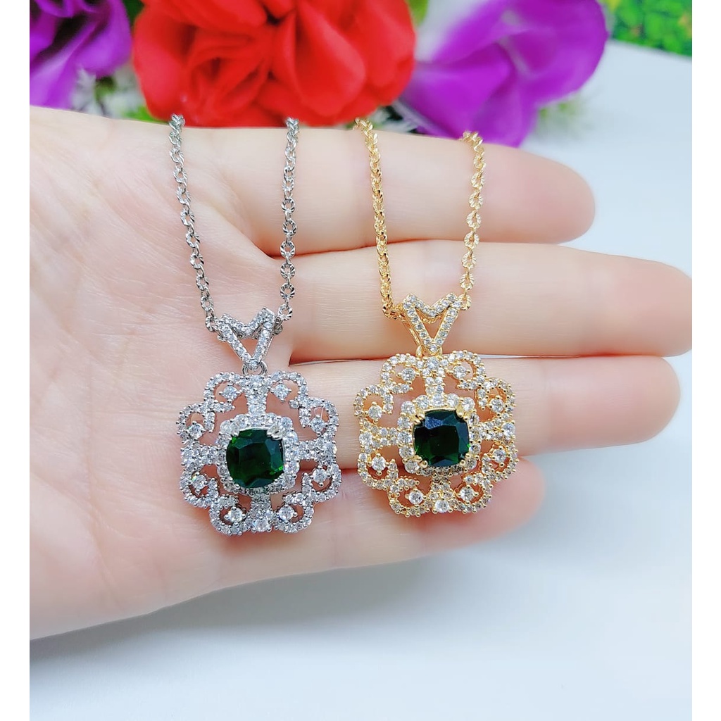Kalung xuping permata hijau dan mata putih lapis emas