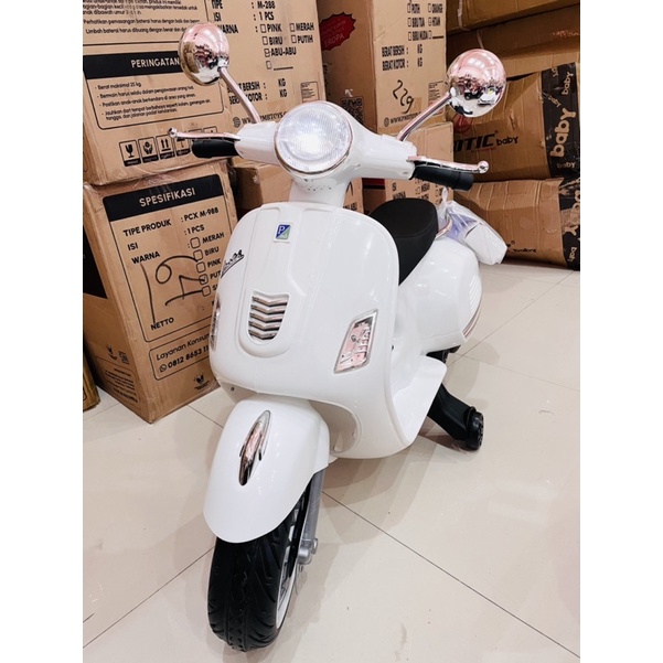 Mainan Motor Aki Anak Vespa PMB M288