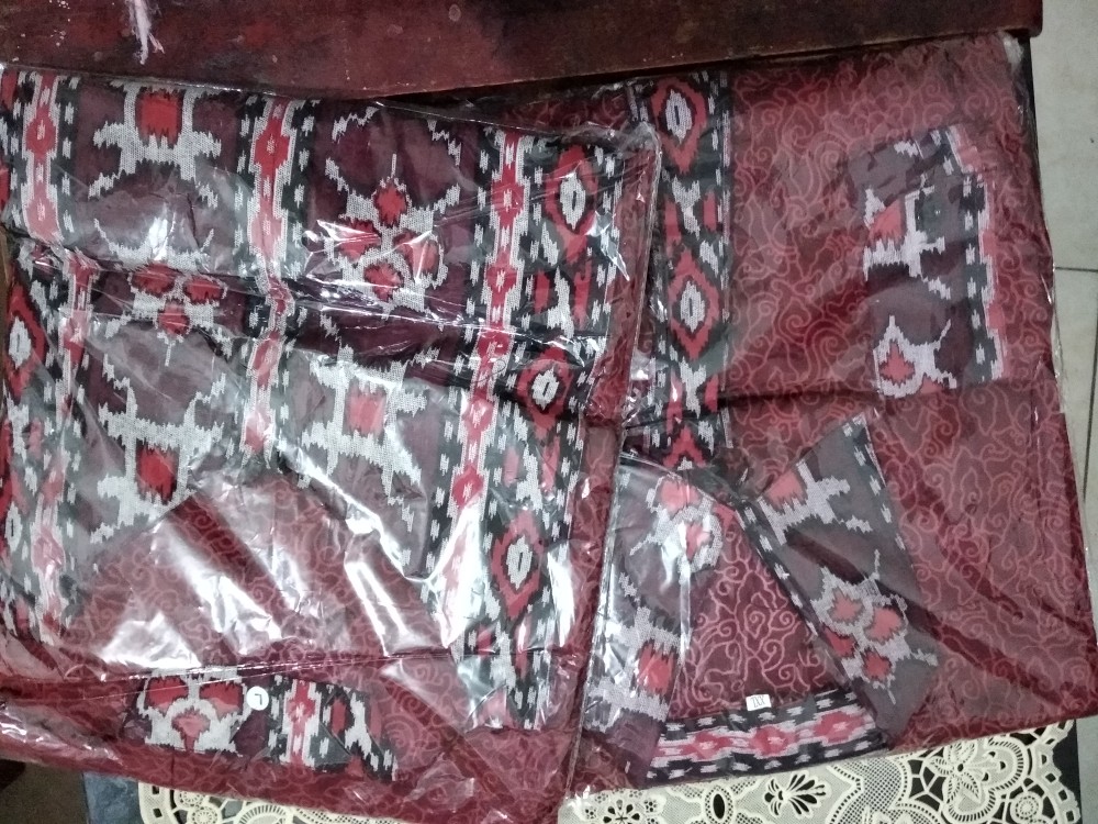 Batik Couple Atau Sarimbit Baju Batik Couple Satu Keluarga Motif Mega Merah