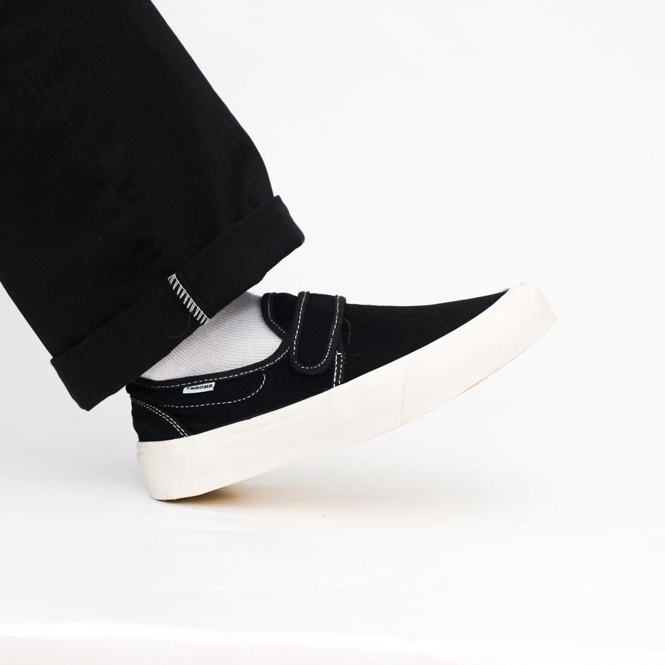 [UYU. 737074] SEPATU TIMEBOMB VULCANIZED | SLIPON VELCRO V1 | BLACK - WHITE