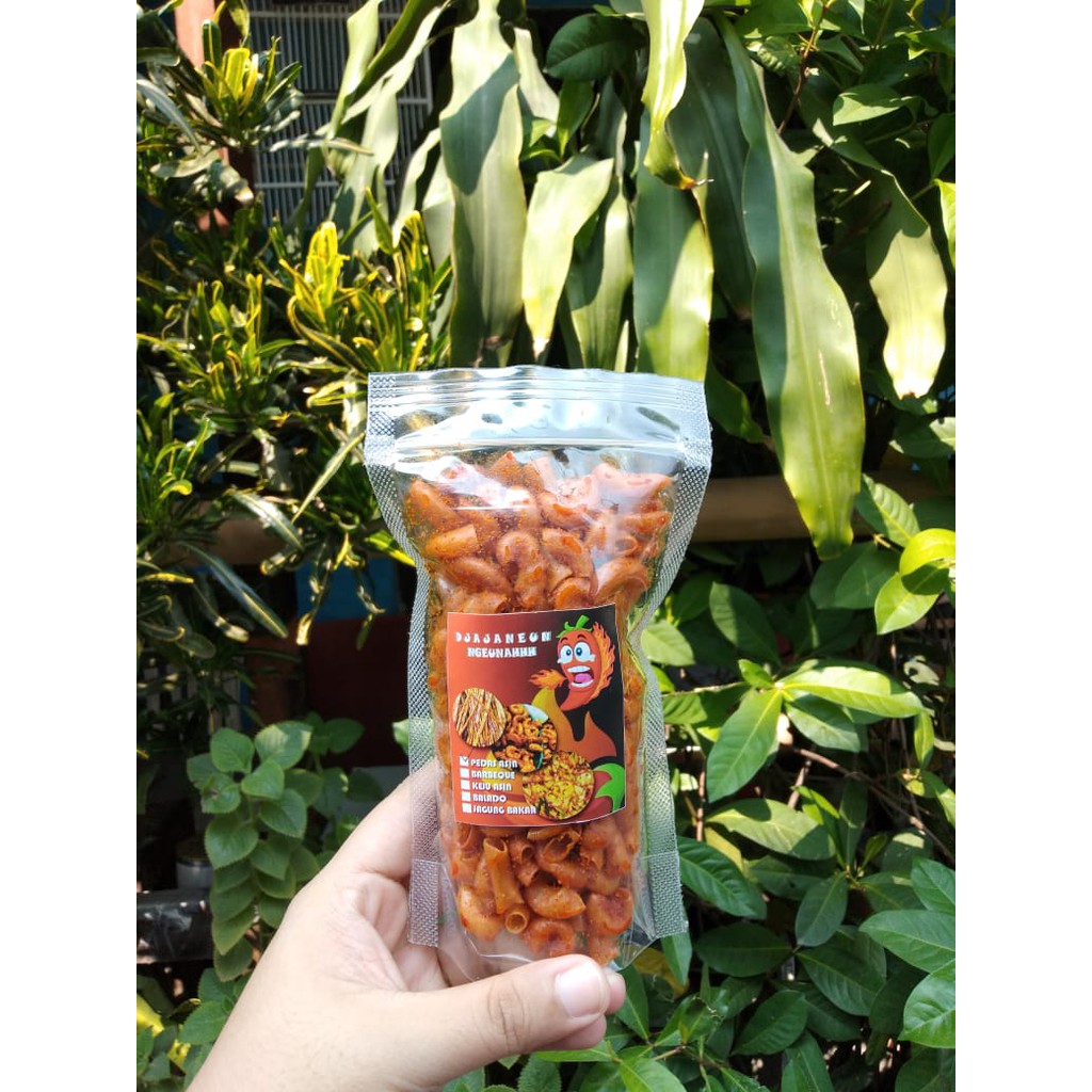 

Makaroni / Macaroni / Makaroni Goreng Renyah Kriuk Jadul Gurih / Pedas by Djajaneun Ngeunahhh -130gr