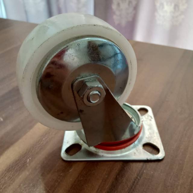 Roda nylon kecil