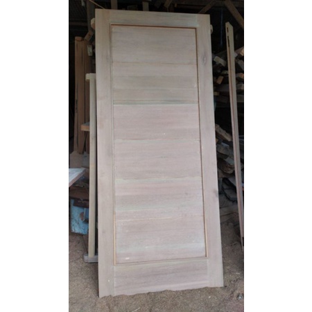 3 daun pintu kayu Meranti//lebih murah