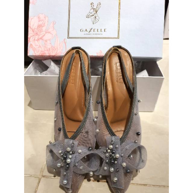 Gazelle by Debby Hardinata Pretty Bow in Grey Block Heels - size 37