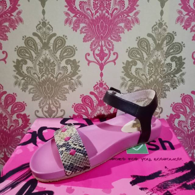 Sandal gosh new