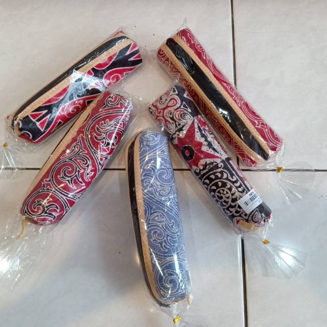 

GUS Tempat Pensil Batik Ulos