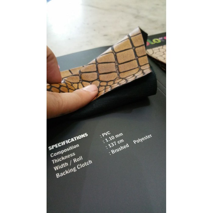 TYH BAHAN OSKAR OSCAR / SPON IMITASI / KULIT SINTETIS MOTIF ULAR (MERK : CAMERA)