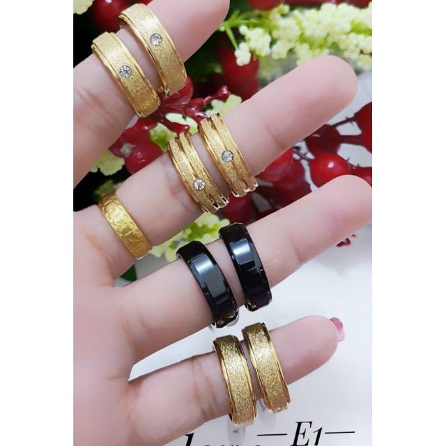 Motif cincin couple terlaris