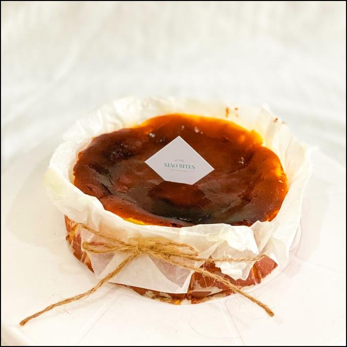 

Basque Burnt Cheesecake Original whole cake