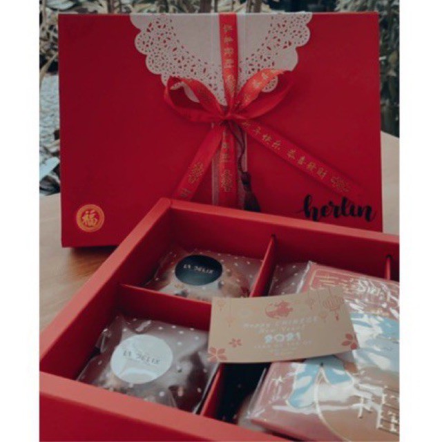 

CHINESE NEW YEAR HAMPERS | SINCIA HAMPERS | Classic Rum Cookies & Red Velvet Cookies