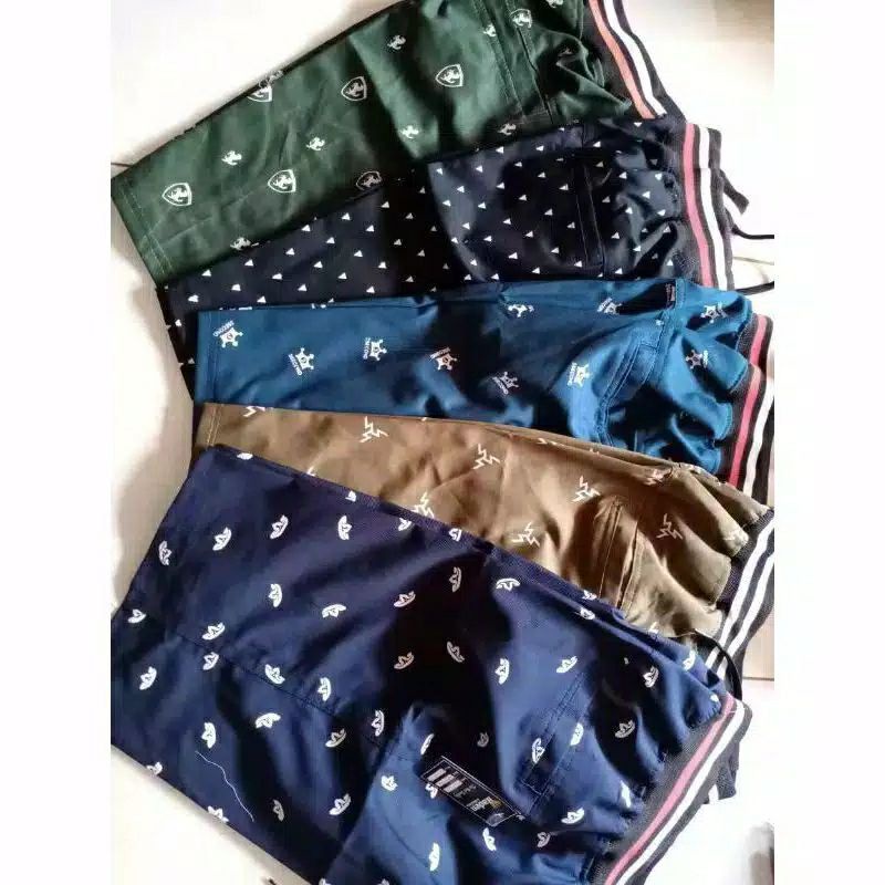 CELANA PENDEK SANTAI CELANA DISTRO MOTIF CELANA CHINOS