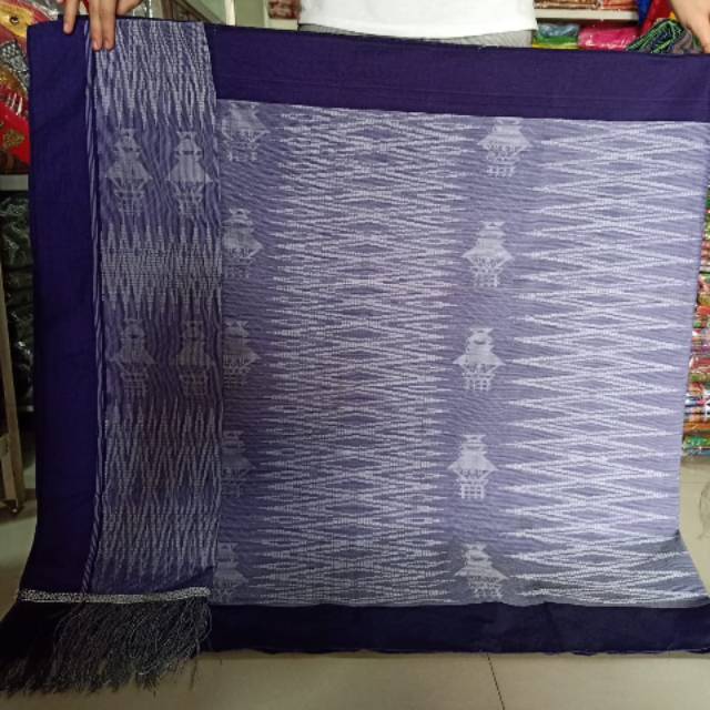 Sibolang rasta rumah adat tenun