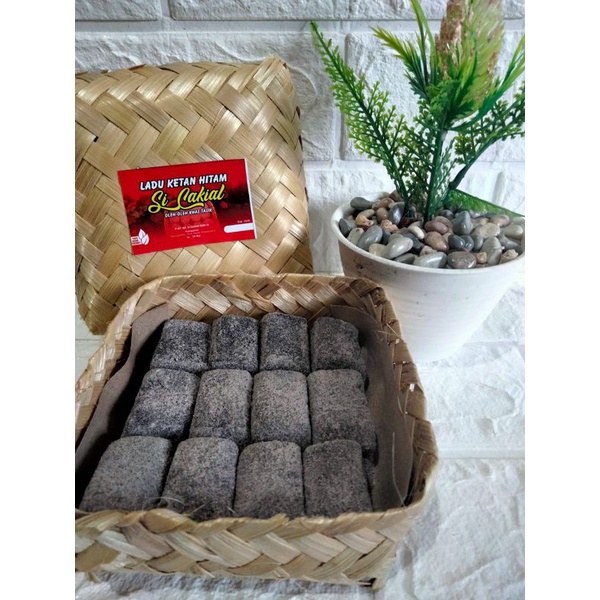 

Ssl09 Ladu ketan hitam original manis si cakial asli Tasikmalaya isi 12 potong