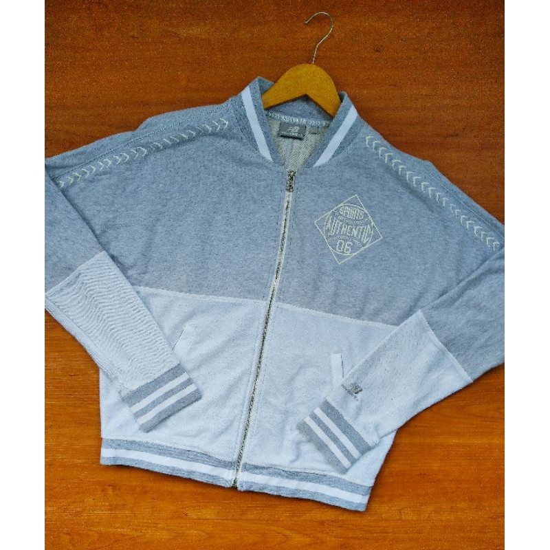JACKET BOMBER NEW BALANCE SECOND ORI