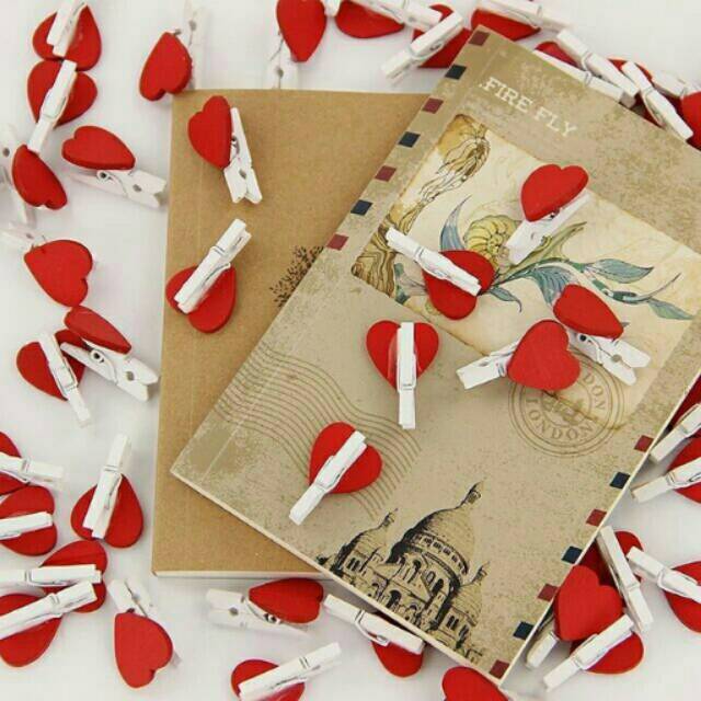 Wooden clip / Jepit Kayu bentuk hati 2.5 cm