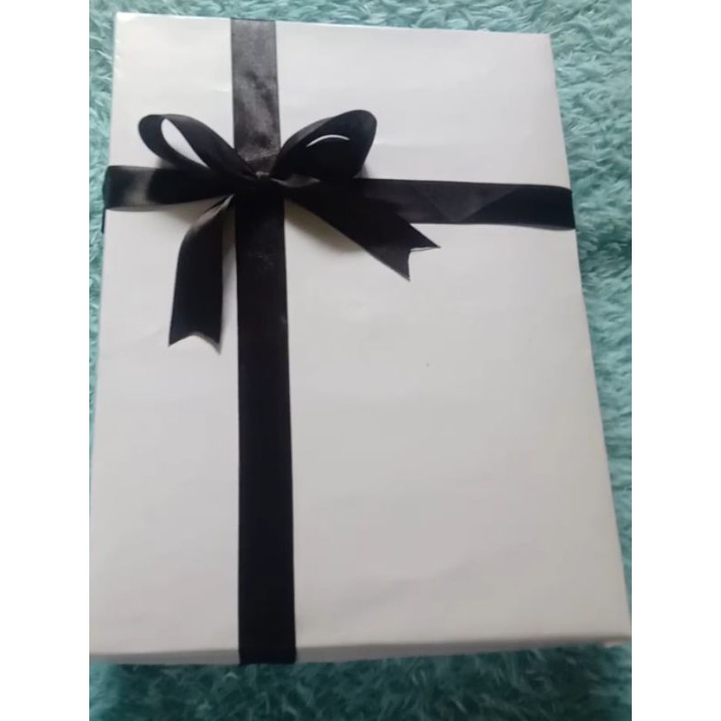 

BOX KADO HADIAH BOX POP UP FRAME 3D BANTAL KAOS TOTEBAG