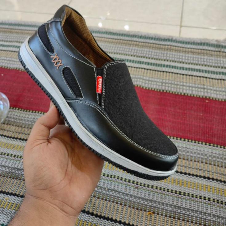 Paling Diminati Kickers /sepatu Kickers / sepatu pria / slop pria / sepatu sandal pria