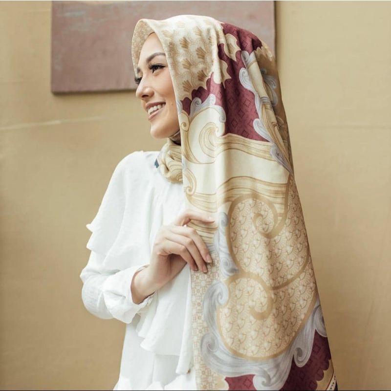 PINISI SCARF WEARING KLAMBY