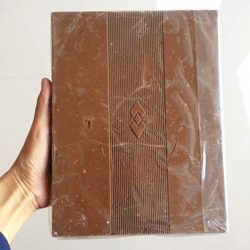 

Coklat Silverqueen blok 1kg asli PT Ceres / SQ brownies / Silverqueen big