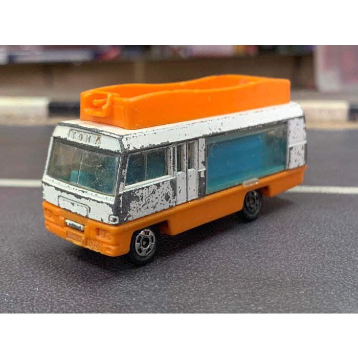 Vintage Tomica 62 Isuzu Journey Q Bookmobile Made in Japan No Box #2