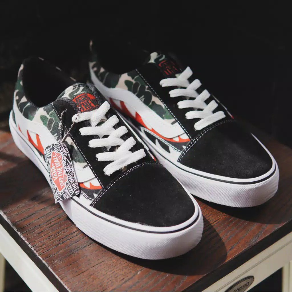 SEPATU VANS AUTHENTIC FULL BLACK HITAM POLOS WHITE PUTIH OLDSKOOL ERA ICC IFC DT