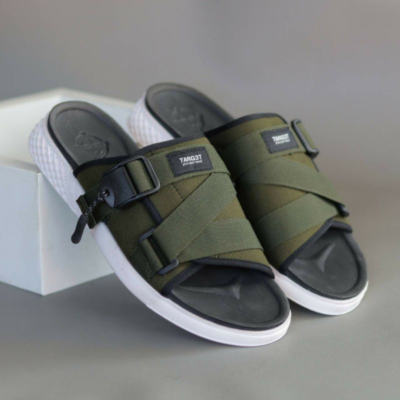 Sandal Pria Casual Terbaru Ringan Anti Slip Sendal Slide Santai Traveling Kekinian Keren