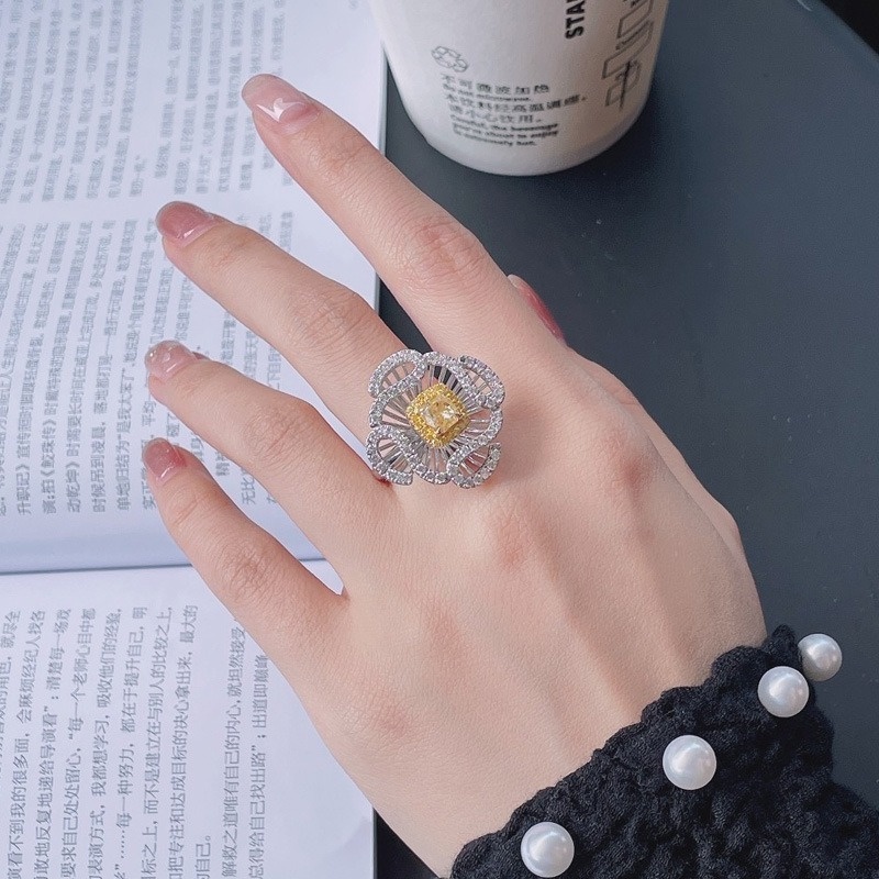 Advanced Custom Ascut Yellow Diamond Clover Ring