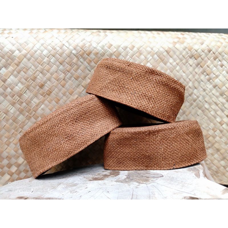 peci goni / songkok goni