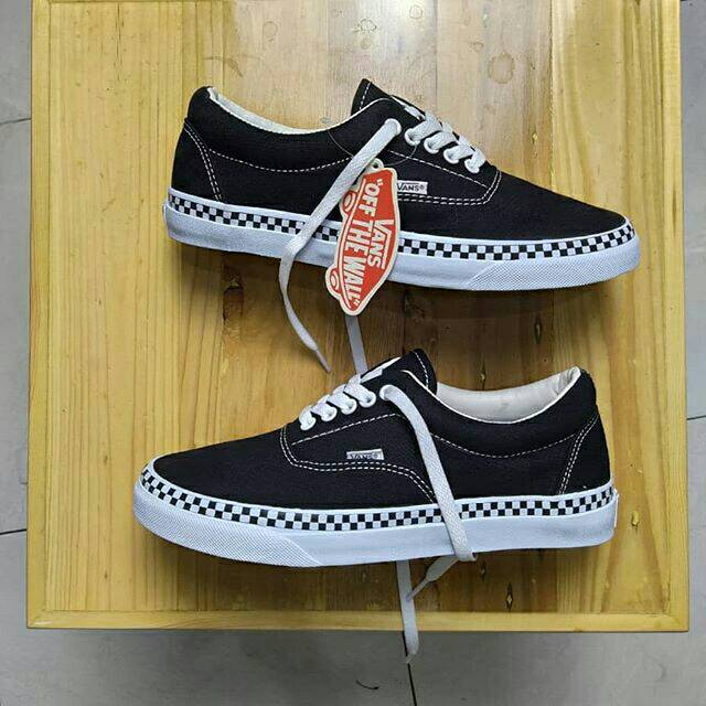 vans era checkerboard foxing black skate shoes