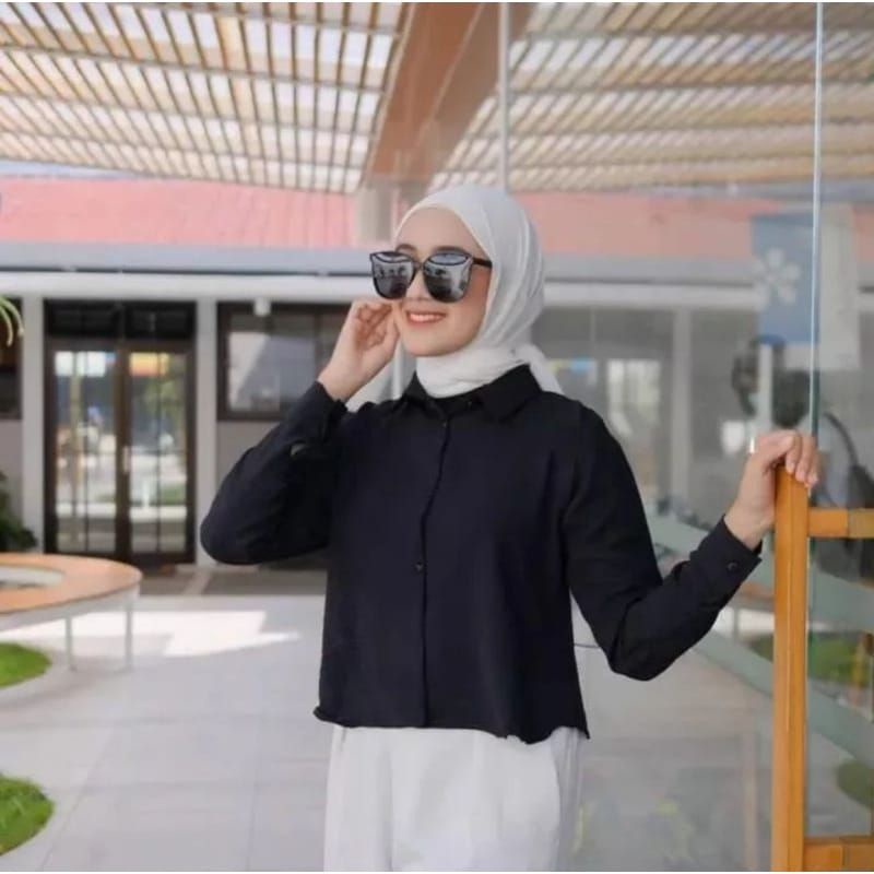 LISA CROP BLOUSE CRINKLE AIRFLOW / KEMEJA CROP POLOS WANITA / OUTER WANITA