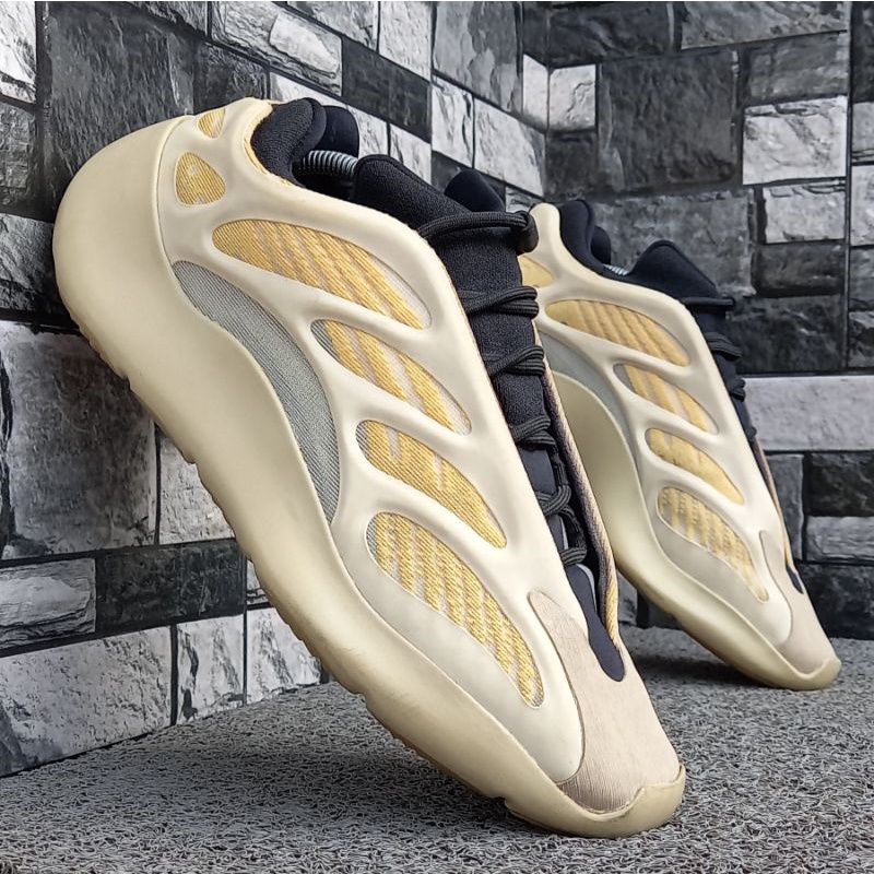 ADID4S YEEZY 700 V3 second size 46