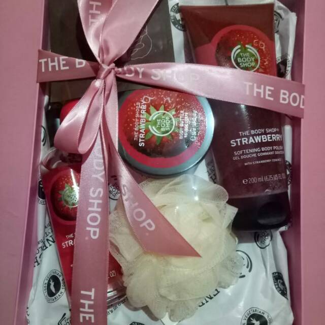 

Paket Seserahan Strawberry Premium Pita