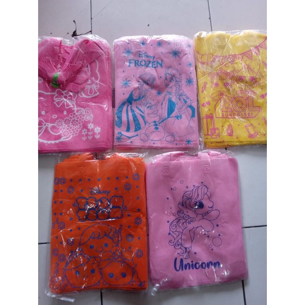 

TAS SPUNBOND KARAKTER/TAS KAIN ULANGTAHUN