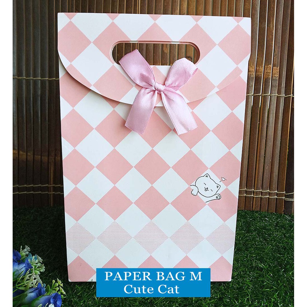 

Paper Bag Motif Cantik / Kantong Hadiah Serbaguna Ukuran M - CUTE