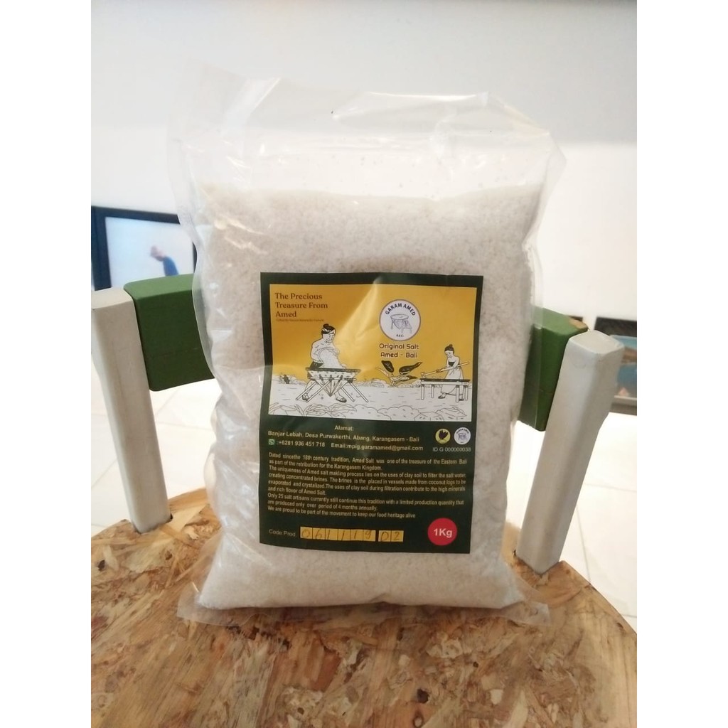 

Garam Laut Premium Amed Bali - Amed Artisan Sea Salt 1 kg [ Plastic Vacum Pack ]
