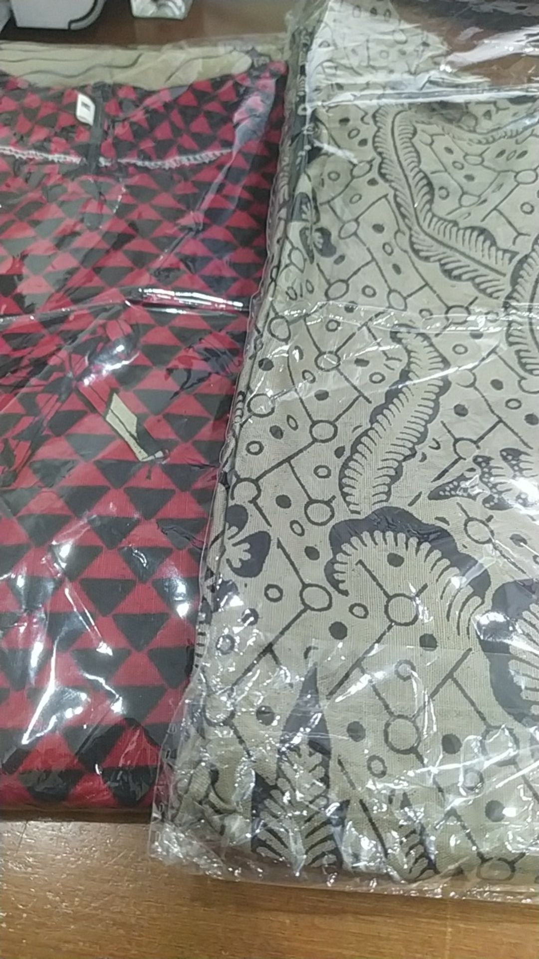 Atasan Batik Dolby Dolbi Dobby Doby Tenun Sutra Tulis Halus Katun Atbm Baron ,sarombit Atasan