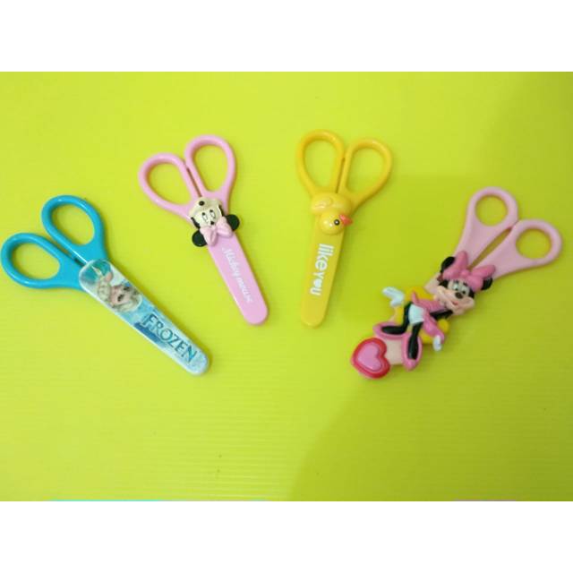 

Gunting Mini motif karakter kartun